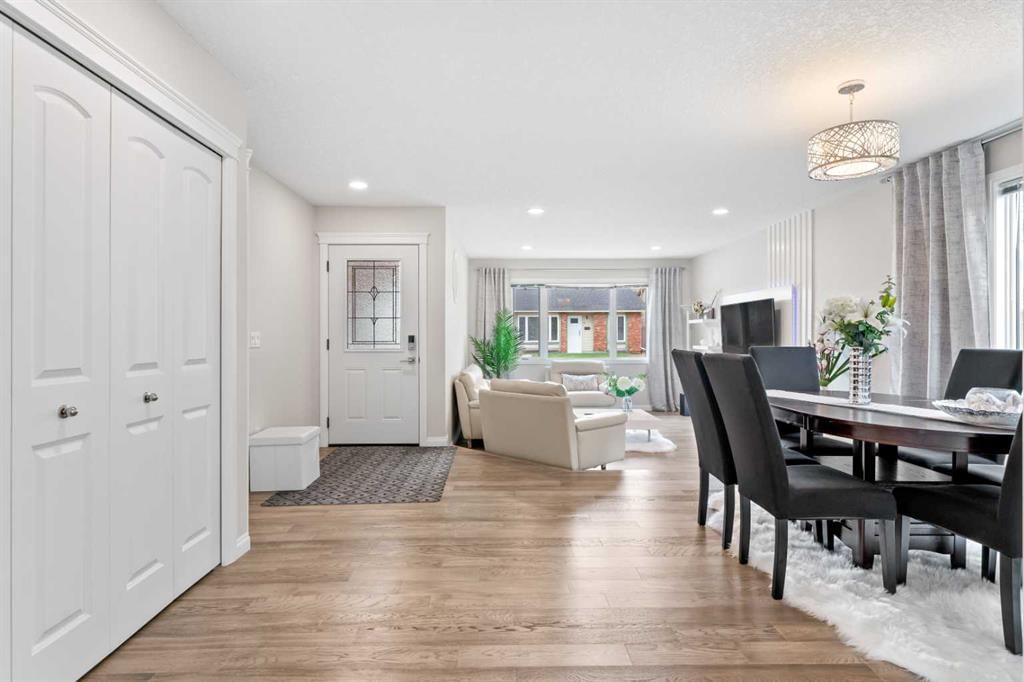 36 Woodfern Rise SW, Calgary — photo 3 of 43