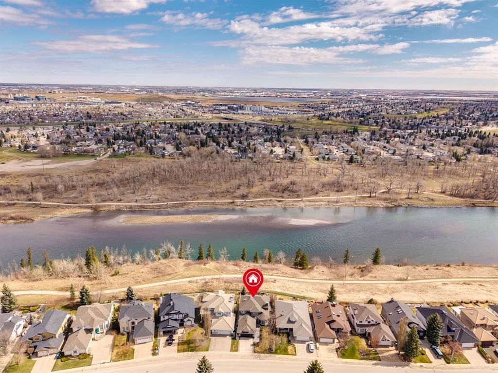 266 Diamond Drive SE, Calgary — photo 3 of 48
