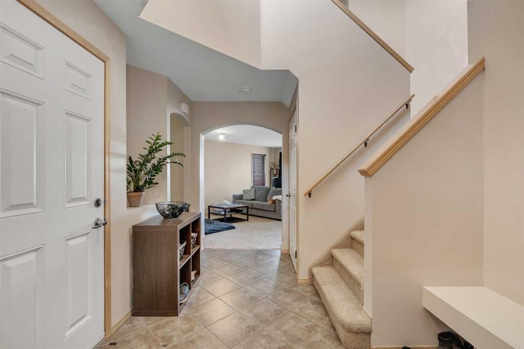 100 Covecreek Close NE, Calgary — photo 3 of 38