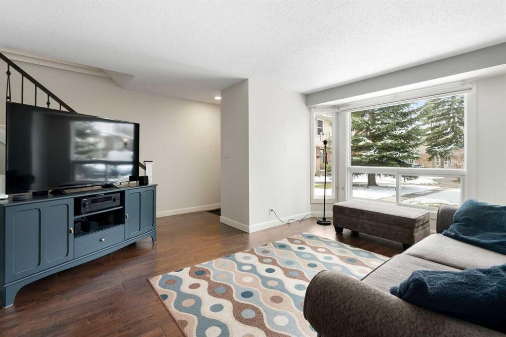 144, 123 Queensland Drive SE, Calgary — photo 5 of 31
