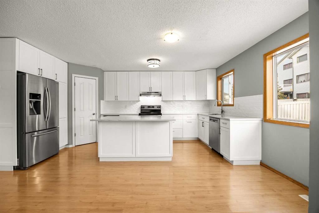 36 Arbour Wood Crescent NW, Calgary — photo 3 of 45