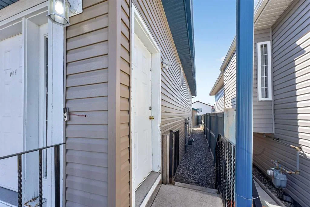119 Taravista Drive NE, Calgary — photo 2 of 34