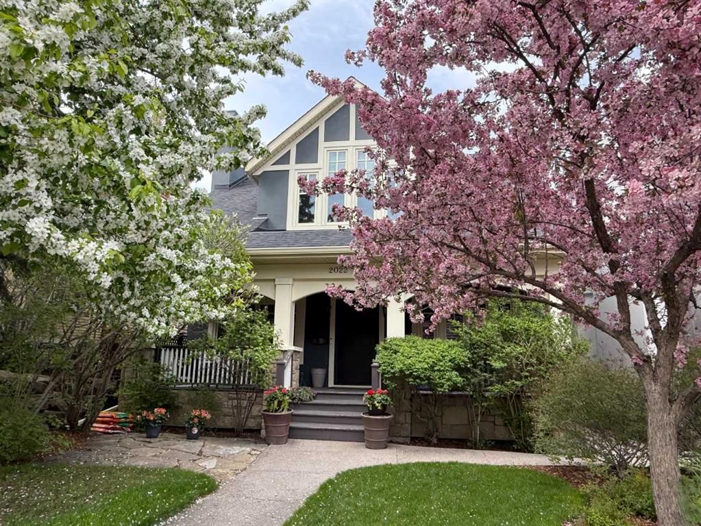2022 32 Avenue SW, Calgary — photo 4 of 50