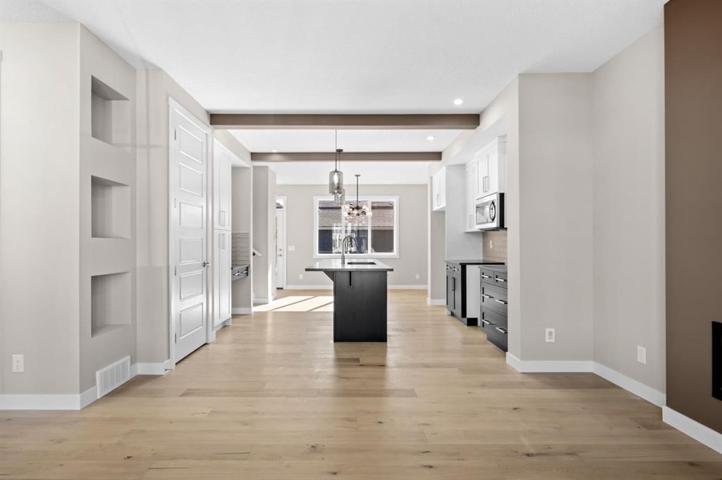 376 Sora Boulevard SE, Calgary — photo 3 of 11