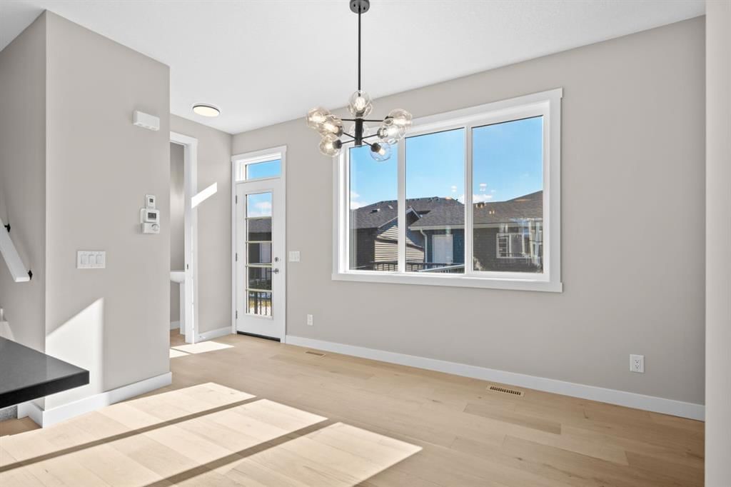 376 Sora Boulevard SE, Calgary — photo 5 of 11