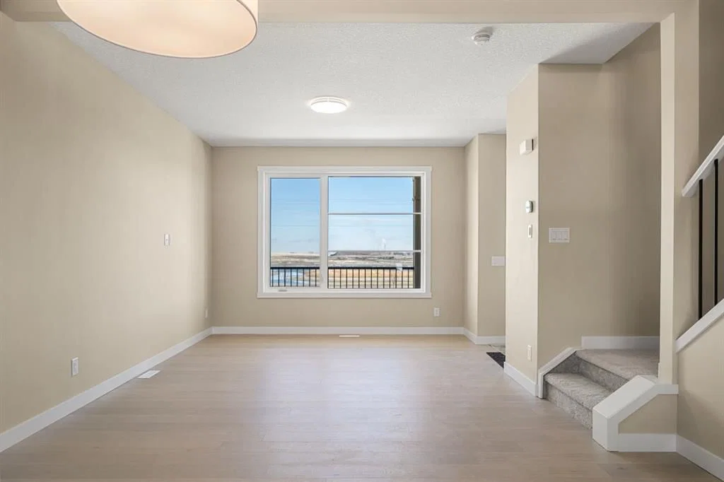 652 Sora Boulevard SE, Calgary — photo 2 of 11