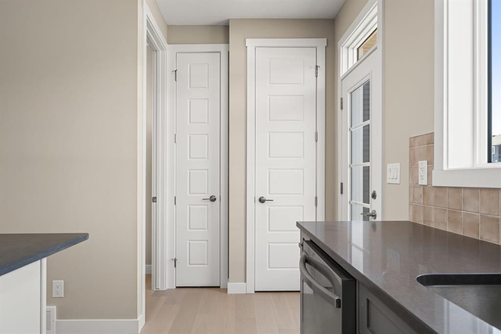 652 Sora Boulevard SE, Calgary — photo 5 of 11