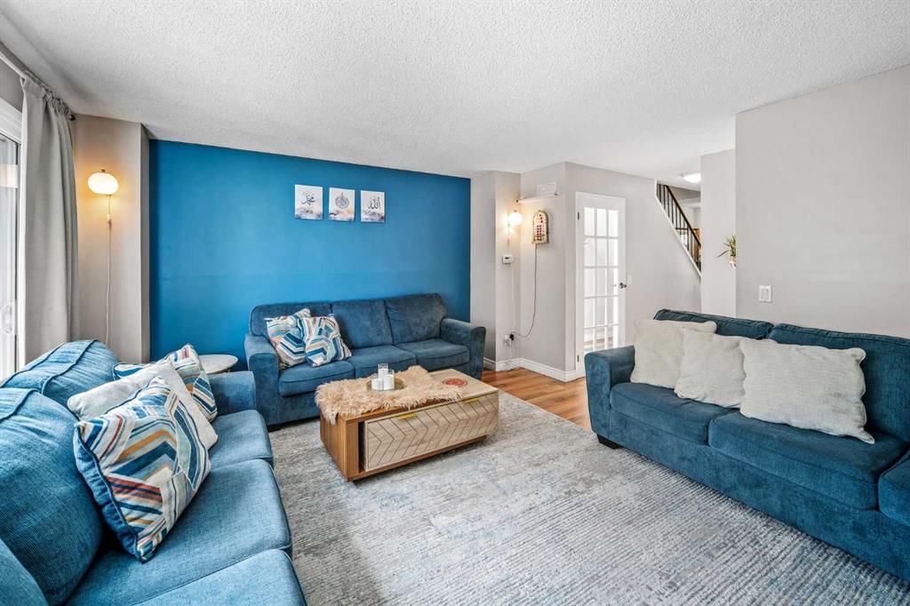 96 Mckinley Road SE, Calgary — photo 4 of 33
