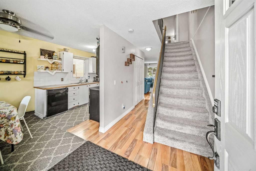 96 Mckinley Road SE, Calgary — photo 5 of 33