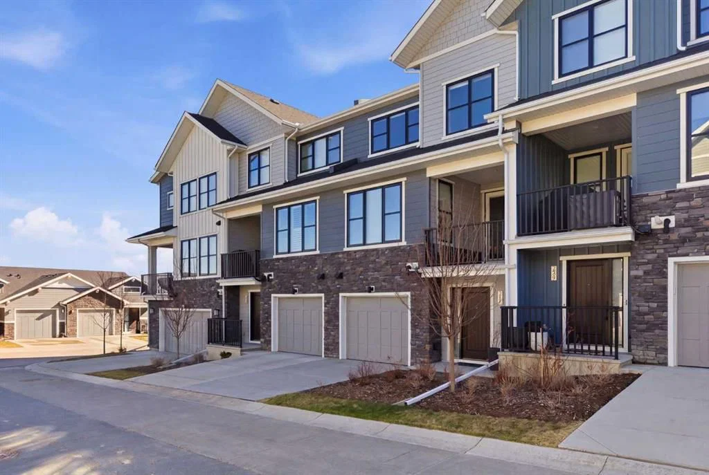 307 Crestridge Common SW, Calgary — photo 2 of 41
