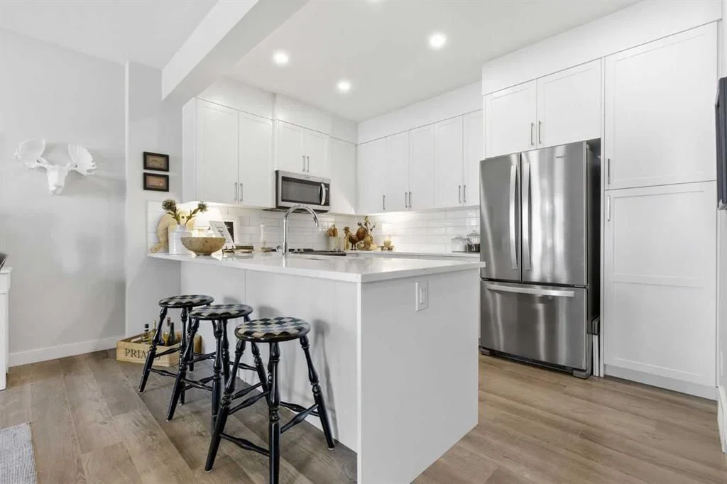 307 Crestridge Common SW, Calgary — photo 3 of 41