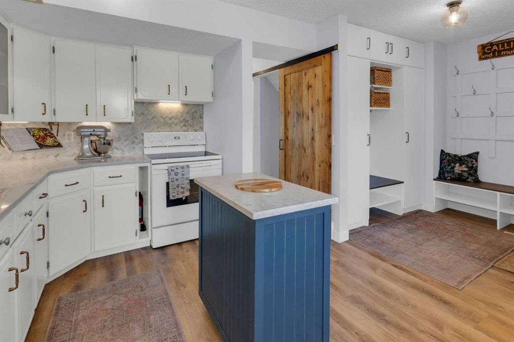 1008, 6223 31 Avenue NW, Calgary — photo 3 of 30