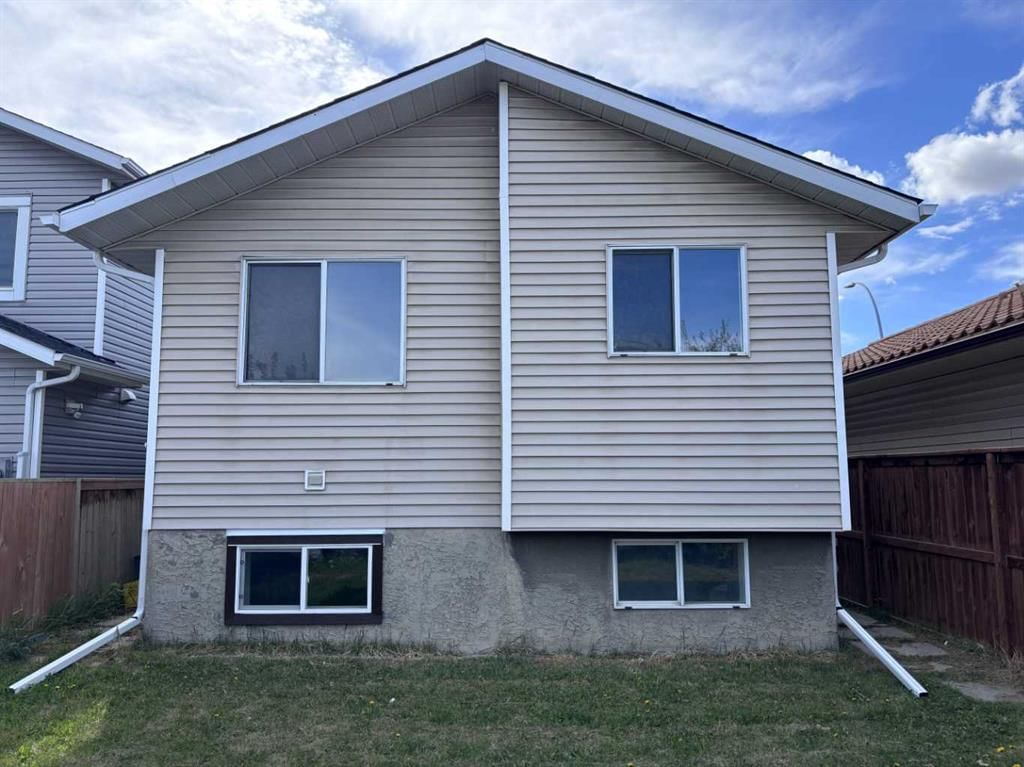 170 Martindale Drive NE, Calgary — photo 2 of 7