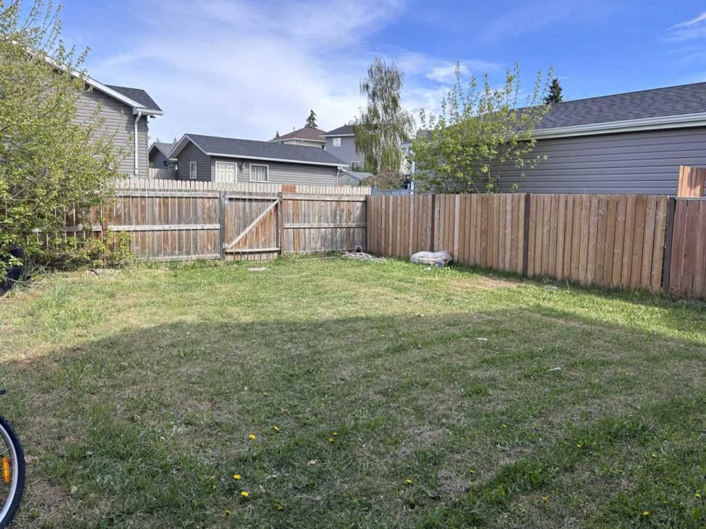 170 Martindale Drive NE, Calgary — photo 4 of 7
