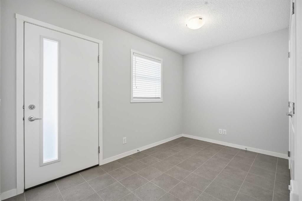 320 Harvest Hills Way NE, Calgary — photo 2 of 37