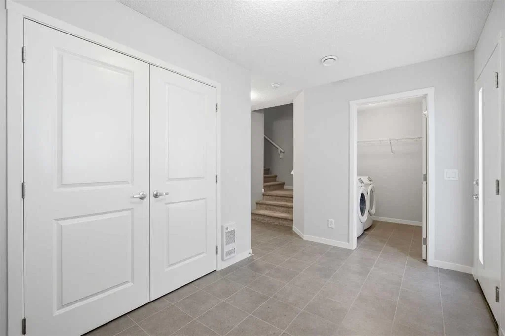 320 Harvest Hills Way NE, Calgary — photo 3 of 37