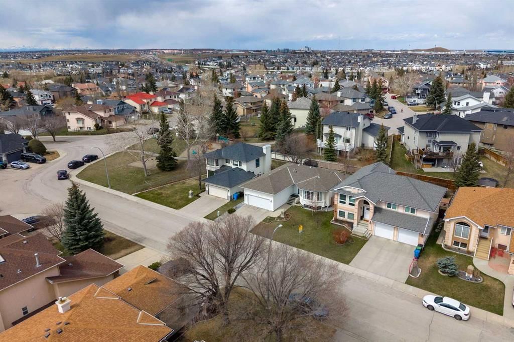 30 Arbour Ridge Circle NW, Calgary — photo 4 of 50