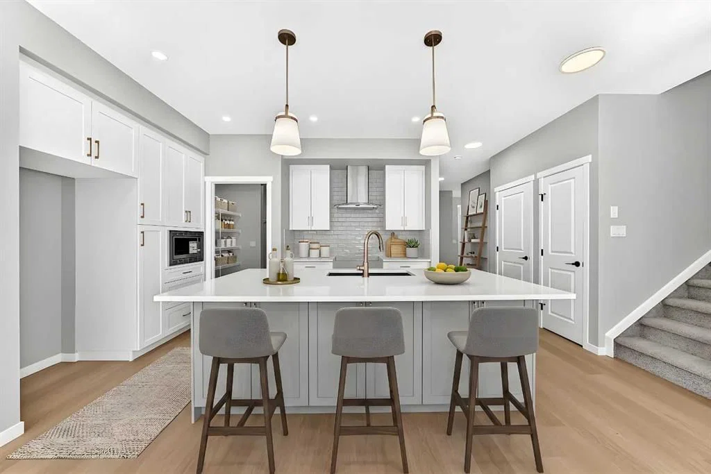 547 Mercado Avenue SE, Calgary — photo 2 of 50