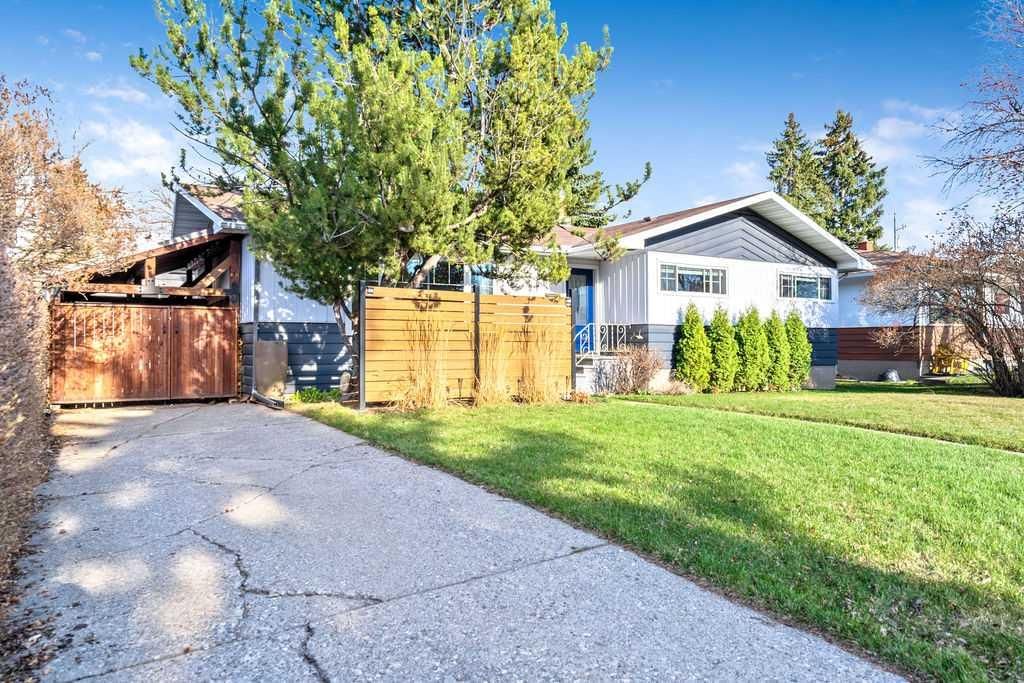 2008 Georgia Street SW, Calgary — photo 2 of 50
