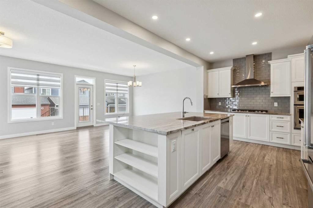 212 Magnolia Heath SE, Calgary — photo 5 of 50
