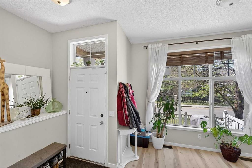 138 Promenade Way SE, Calgary — photo 3 of 39
