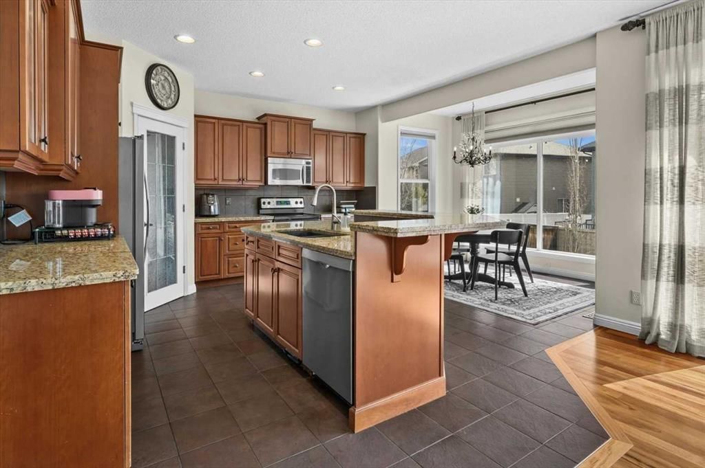311 Royal Oak Circle NW, Calgary — photo 2 of 50