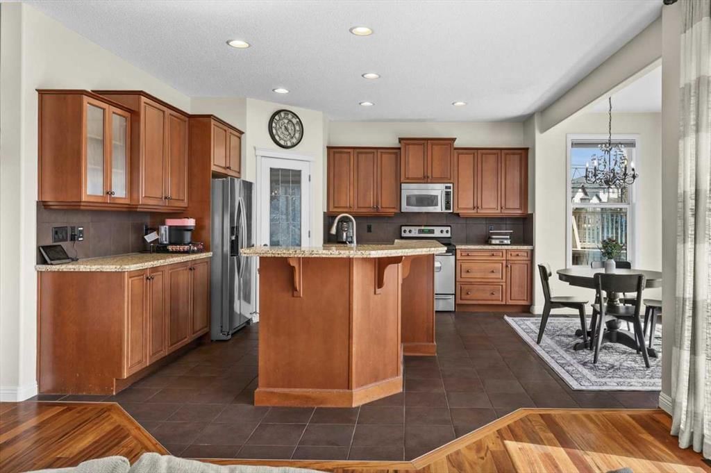 311 Royal Oak Circle NW, Calgary — photo 3 of 50