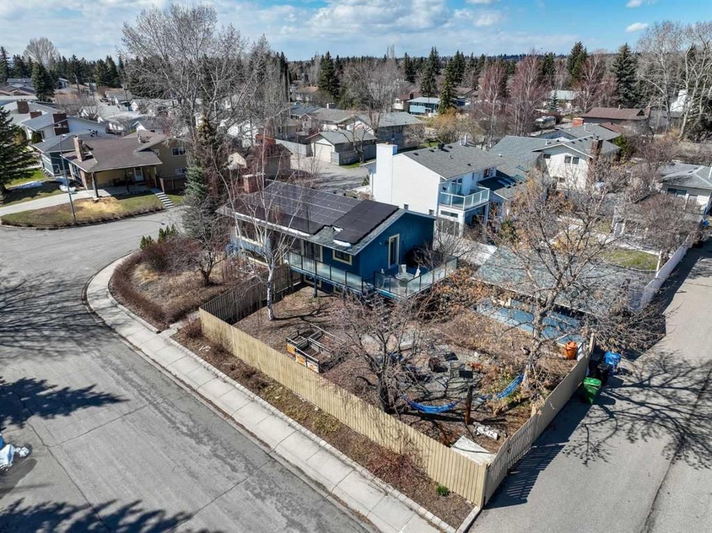 6608 Silverview Road NW, Calgary — photo 2 of 46