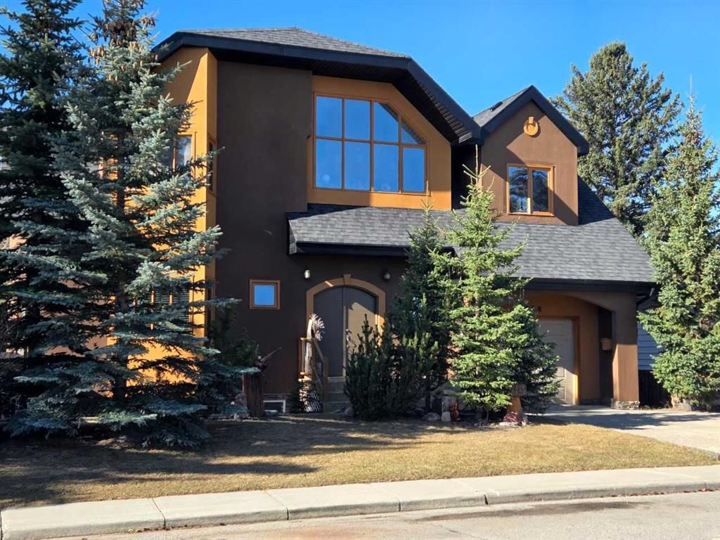 4643 29 Avenue NW, Calgary — photo 2 of 37