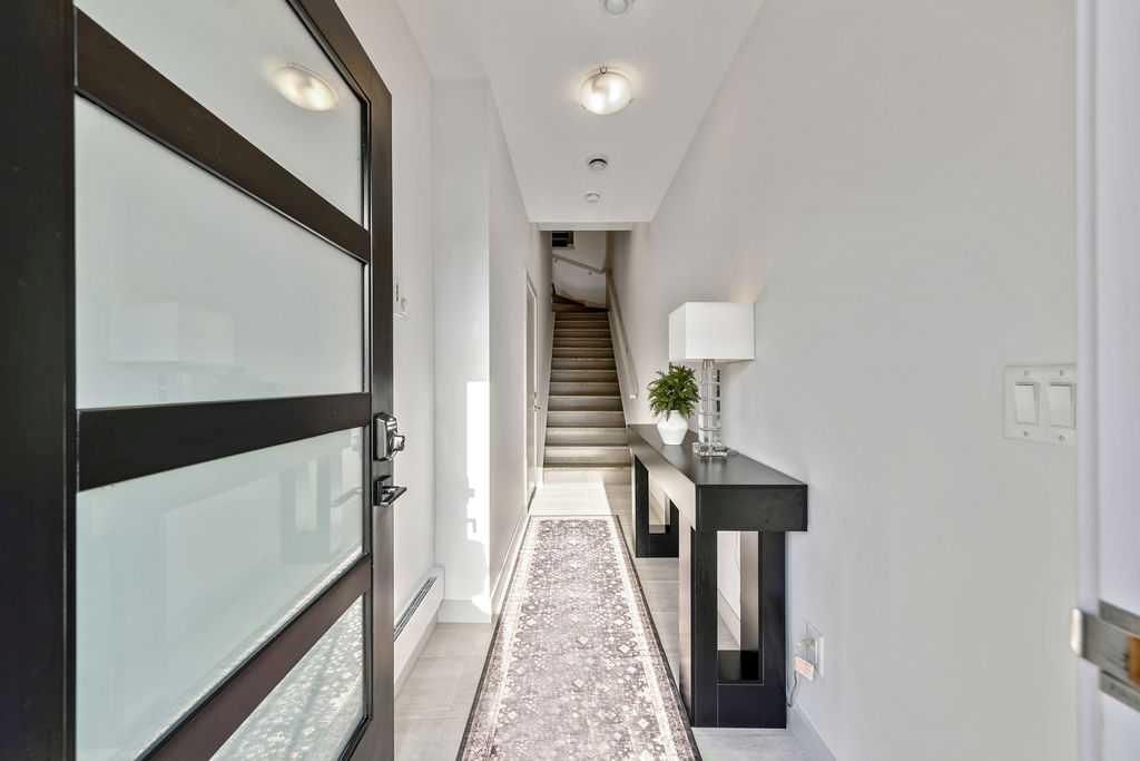 102, 81 Greenbriar Place NW, Calgary — photo 4 of 43