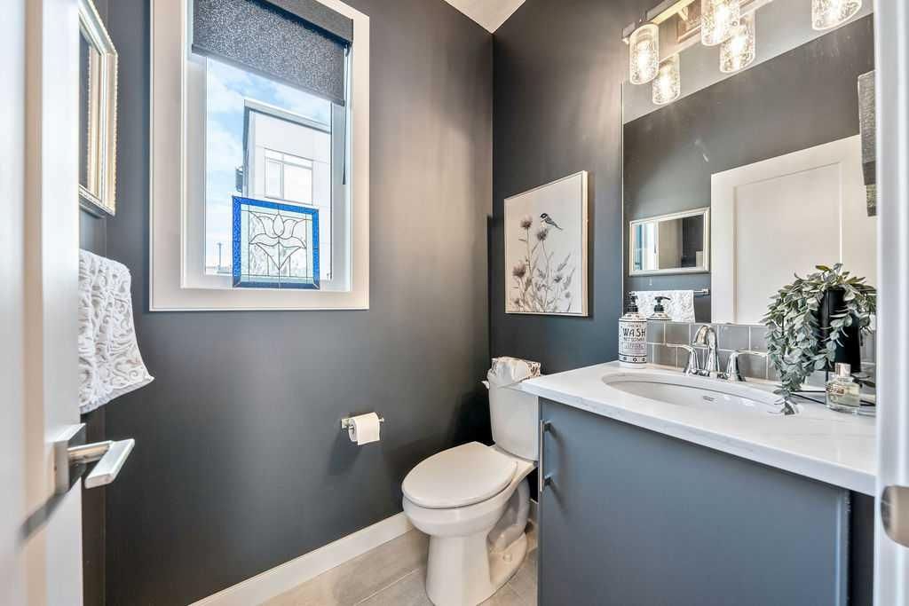 102, 81 Greenbriar Place NW, Calgary — photo 5 of 43