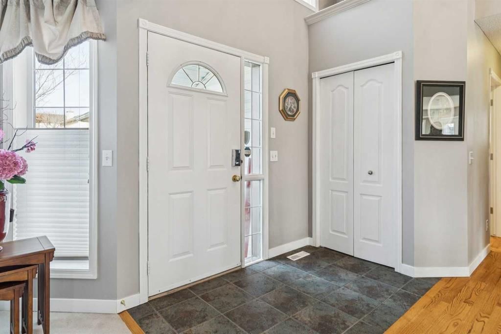 420 Rocky Ridge Bay NW, Calgary — photo 2 of 50