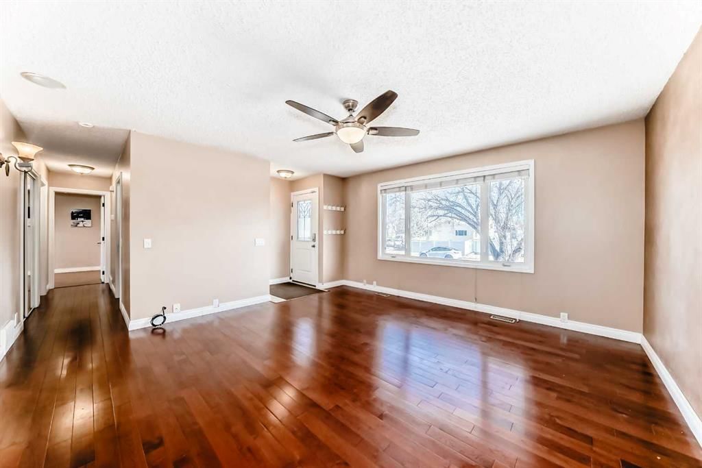 7139 18 Street SE, Calgary — photo 3 of 30