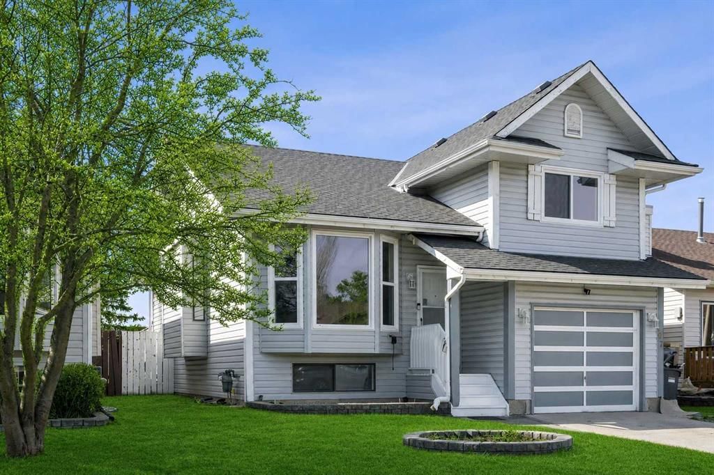 107 Cedargrove Way SW, Calgary — main listing photo