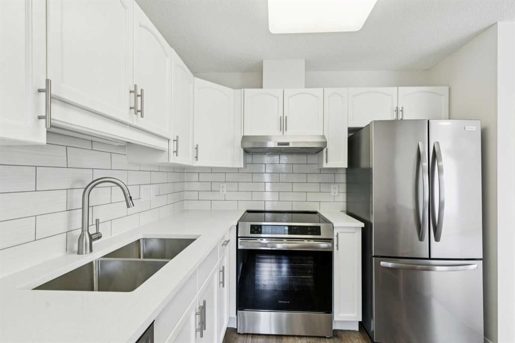 2309, Hawksbrow Point NW, Calgary — main listing photo