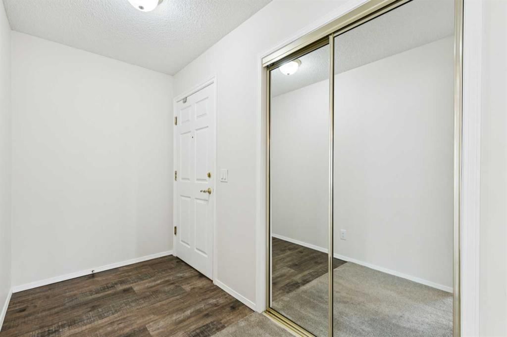 2309, Hawksbrow Point NW, Calgary — photo 2 of 42