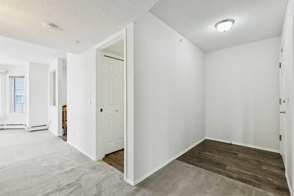 2309, Hawksbrow Point NW, Calgary — photo 3 of 42