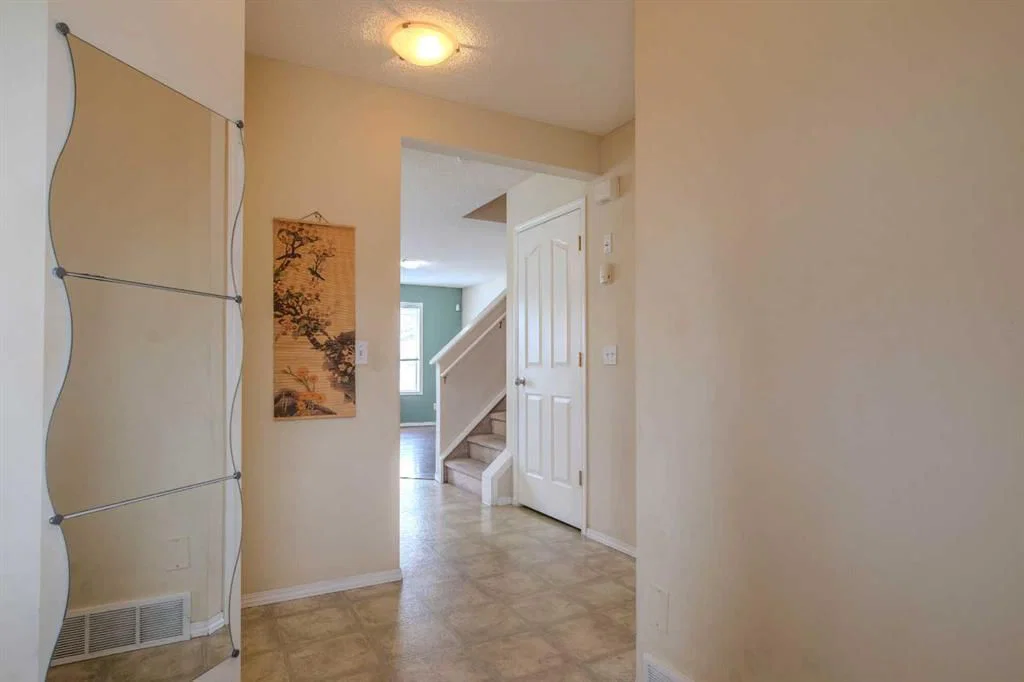 161 Saddlecrest Close NE, Calgary — photo 3 of 43