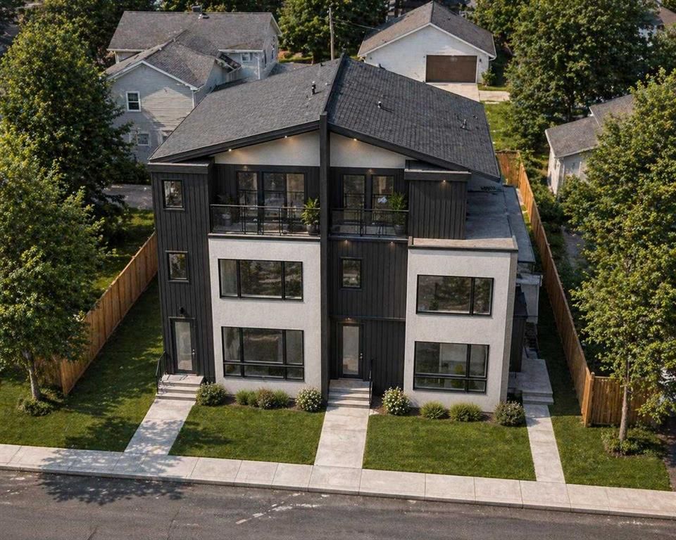 2624 1 Avenue NW, Calgary — main listing photo