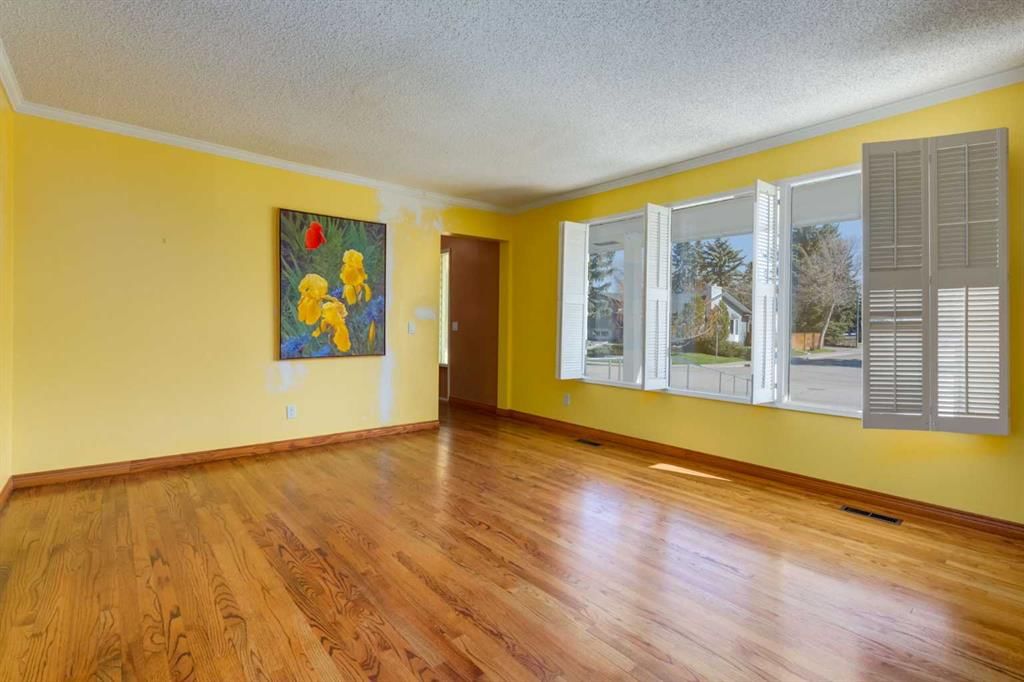 43 Mapleburn Drive SE, Calgary — photo 3 of 45
