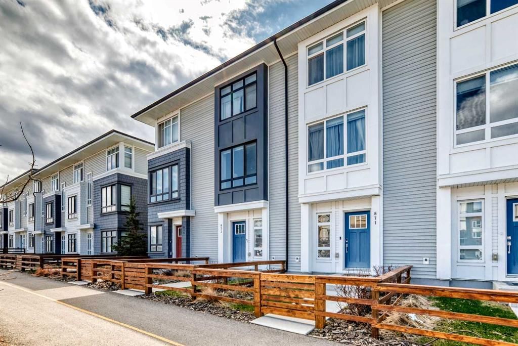 871 Belmont Drive SW, Calgary — photo 3 of 45