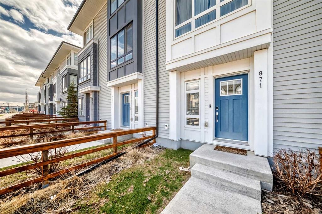 871 Belmont Drive SW, Calgary — photo 4 of 45