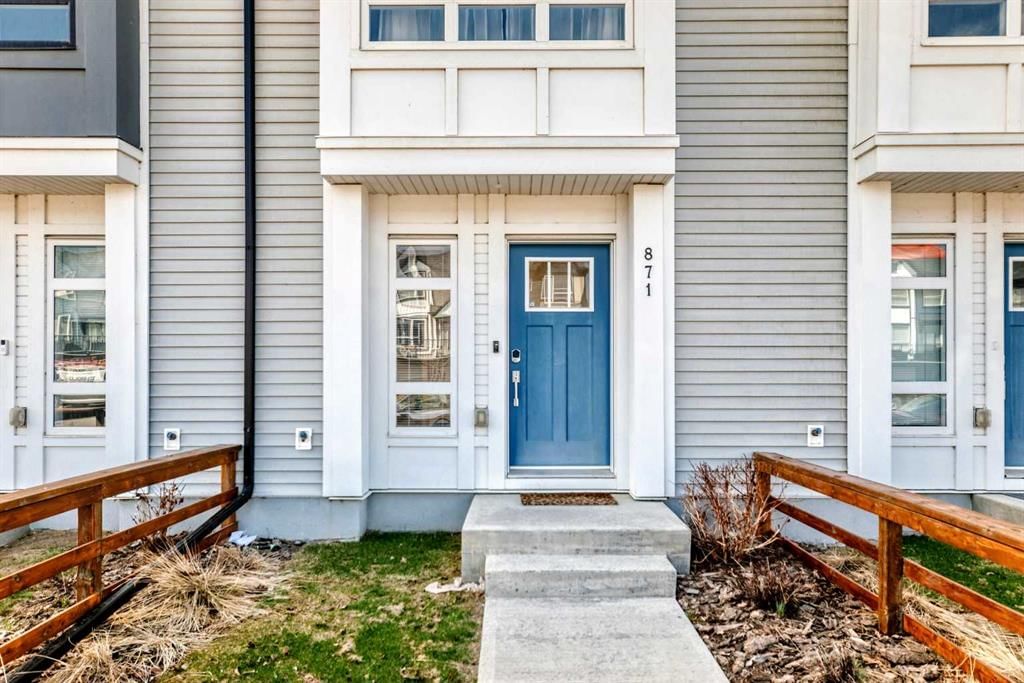871 Belmont Drive SW, Calgary — photo 5 of 45