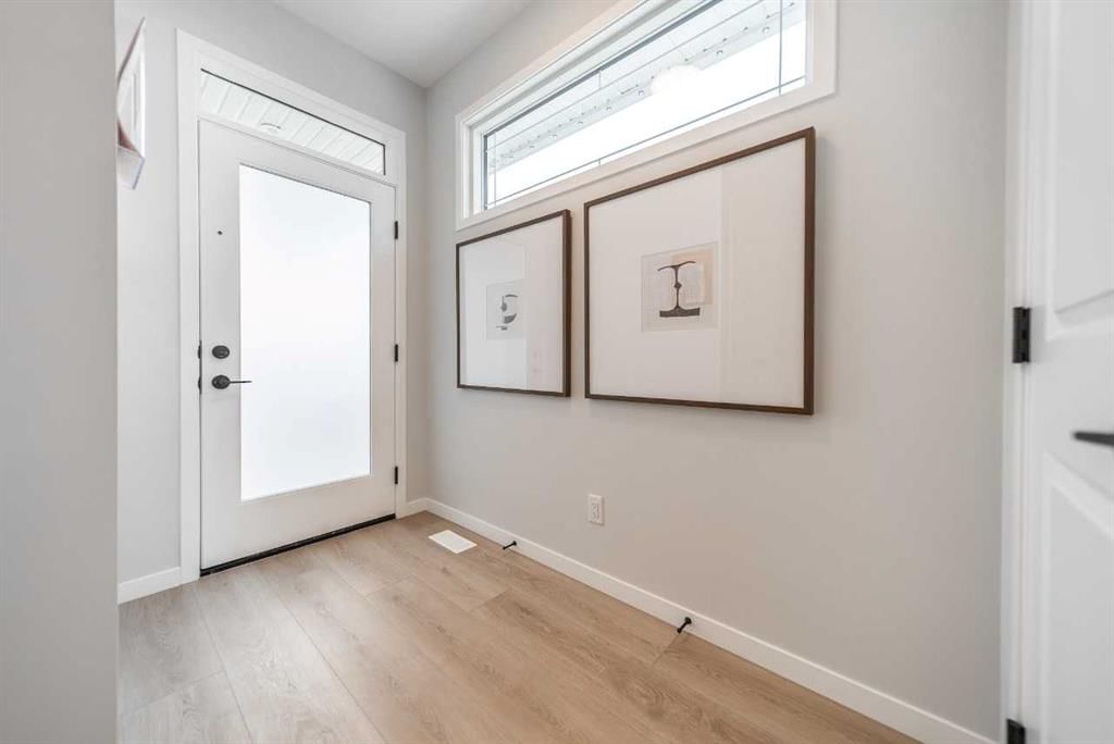 54 Creekview Avenue, Calgary — photo 3 of 25