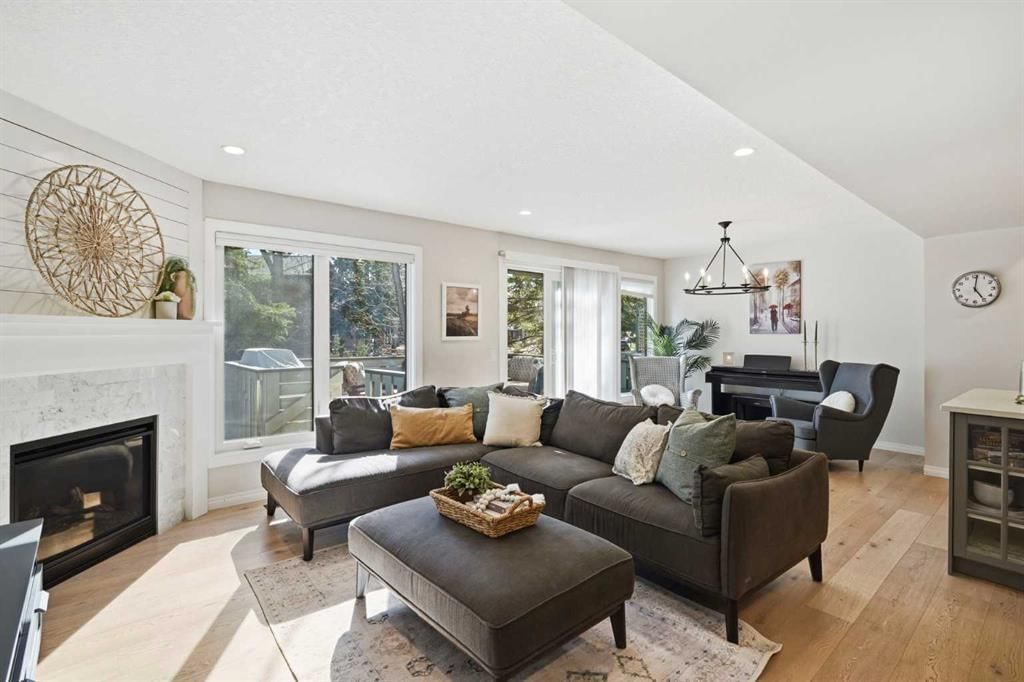 12, 185 Woodridge Drive SW, Calgary — main listing photo