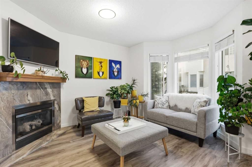 310 HAWKSTONE Manor NW, Calgary — photo 5 of 29