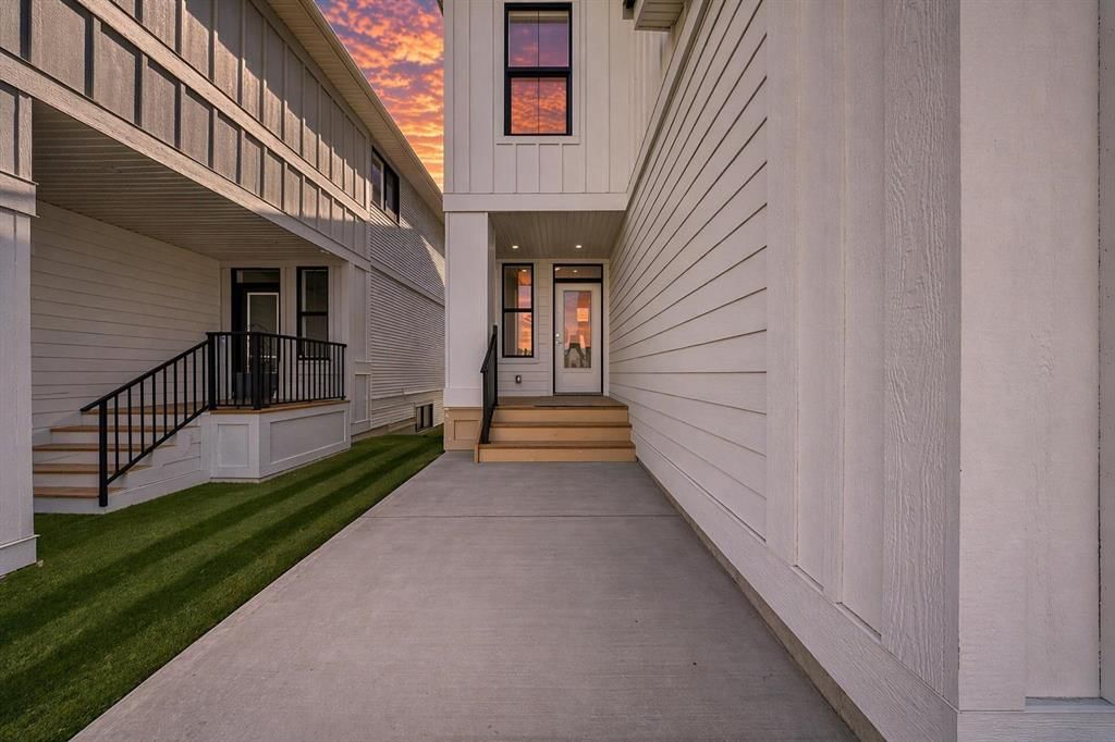 152 Copperhead Road SE, Calgary — photo 3 of 45