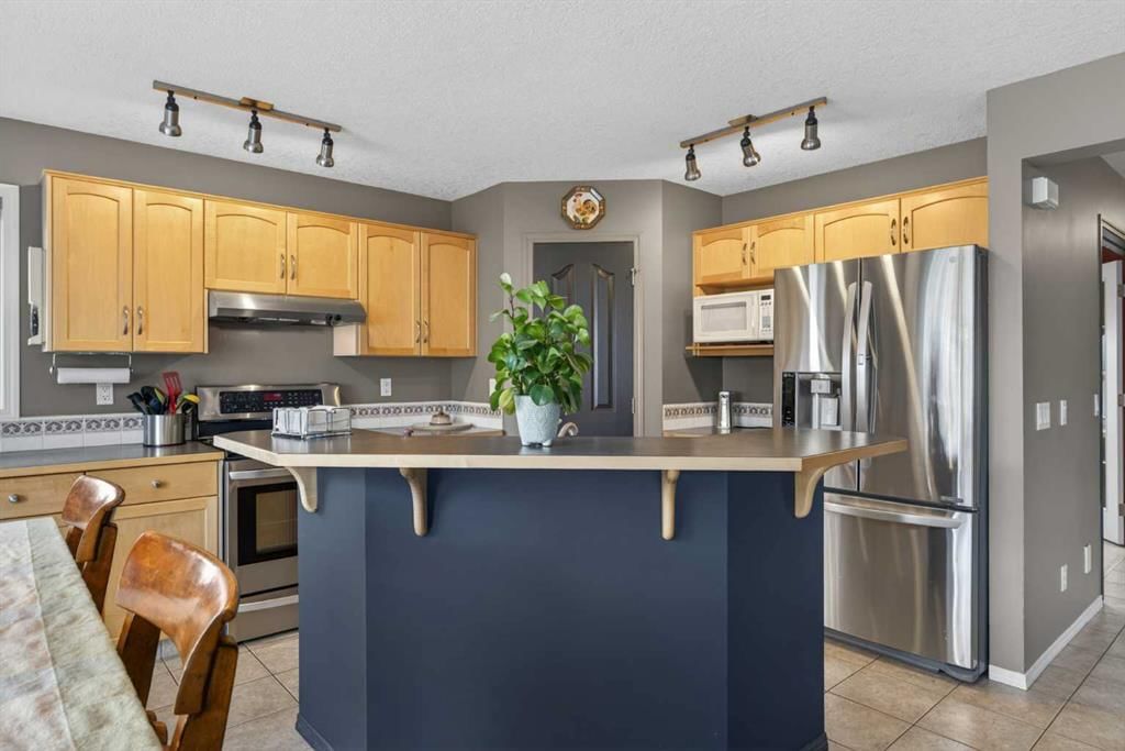 204 Citadel Meadow Close NW, Calgary — photo 3 of 47