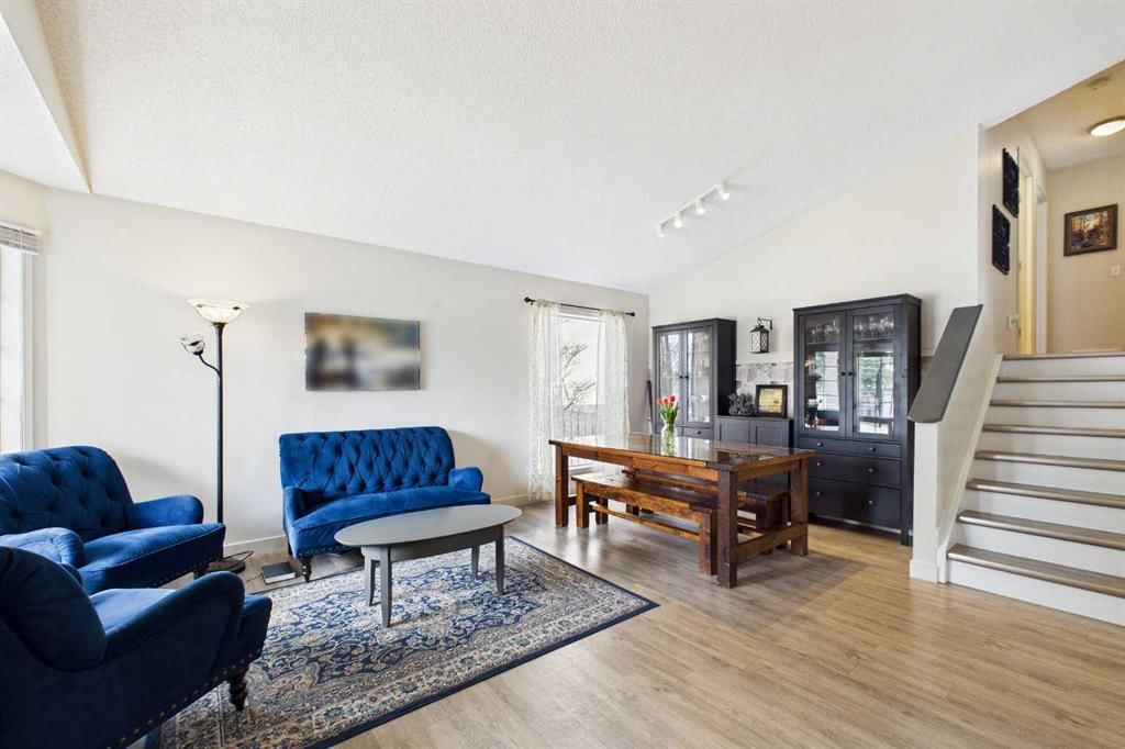 14 Citadel Drive NW, Calgary — photo 5 of 33