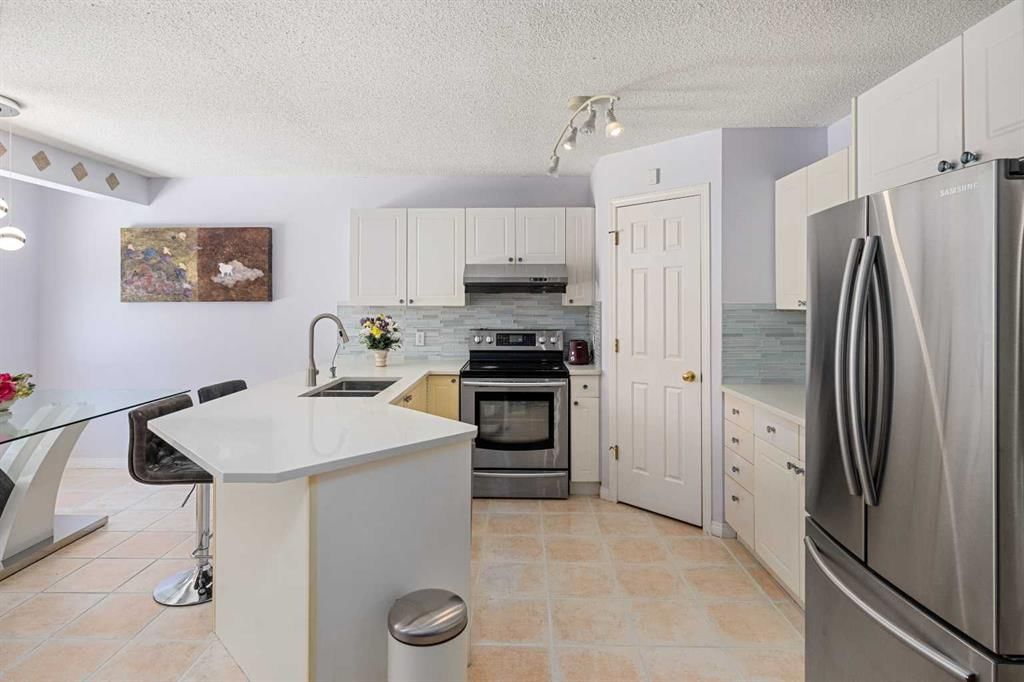 271 Citadel Meadow Grove NW, Calgary — photo 2 of 20